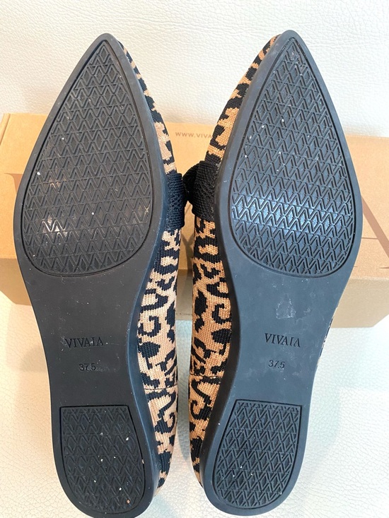 VIVAIA Knit Pointed Toe Flats Leopard Knit with Bow Size 7 (37.5) EUC